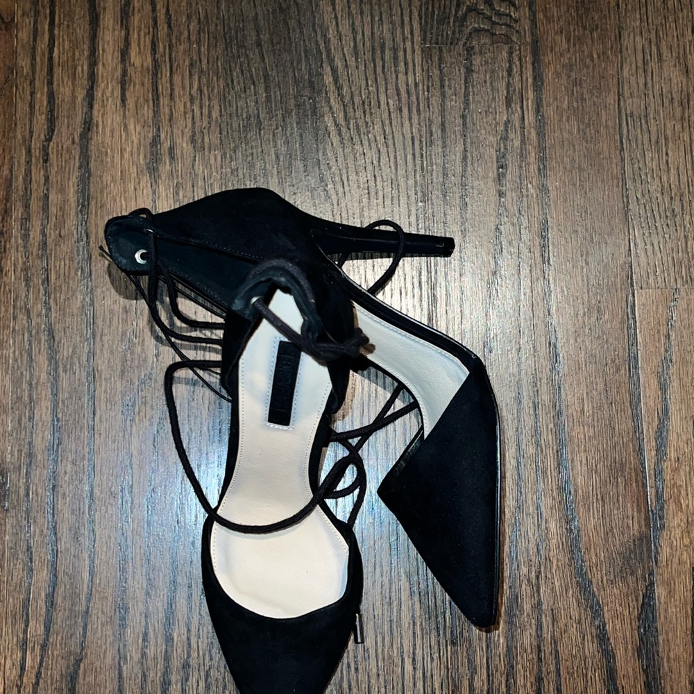 FOREVER 21 - Picture 2 of 3